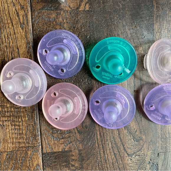 Baby girl pacifier binkie bundle lot 23 pieces - Picture 3 of 16